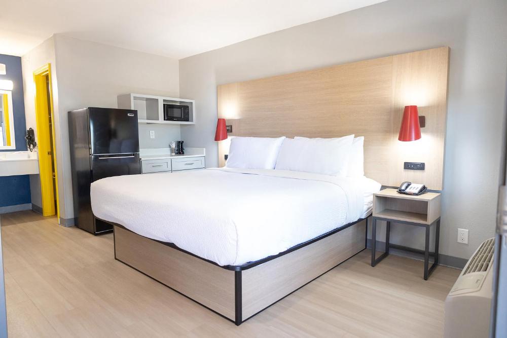 Standard King Room interior